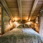 Chalet Luxury Comfortable With Jacuzzi